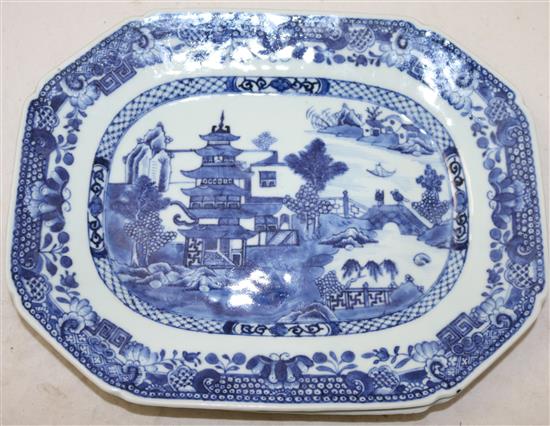 A set of three Chinese export blue and white canted rectangular dishes, Qianlong period, 28.5cm